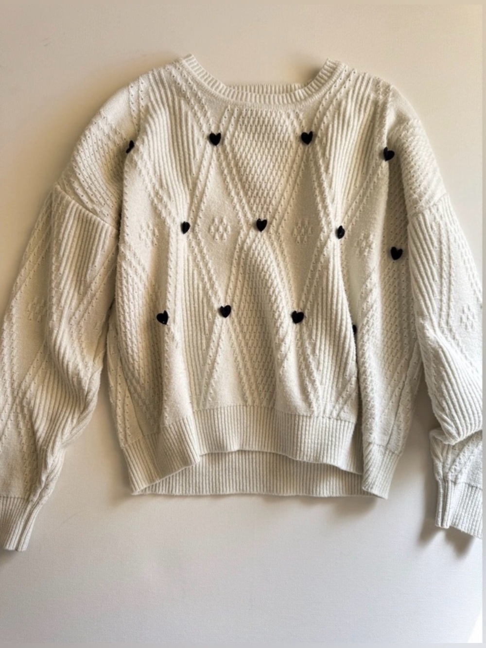 ✨Nanette Lepore Cream Sweater with Black Felt Heart Details size L✨